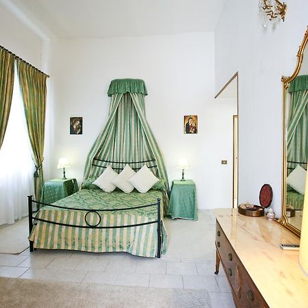 Villa Grant Relais Помеция Екстериор снимка