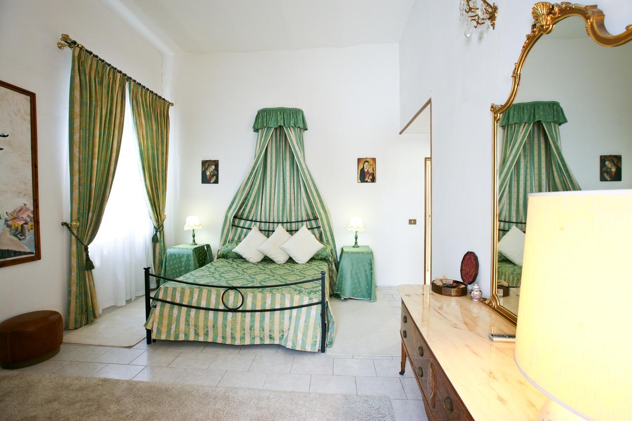 Villa Grant Relais Помеция Екстериор снимка